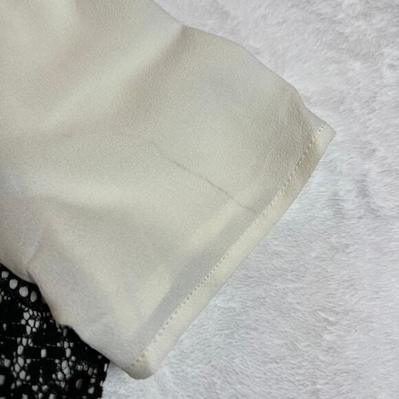 Romeo & Juliet Couture Crewneck Lace Chiffon Blouse Size Small NEW Lightweight - Picture 10 of 10